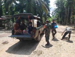 korem 012/TU : Satgas Gulbencal Aceh Selatan Fasilitasi Kepulangan Pengungsi Menggunakan Kendaraan Taktis TNI