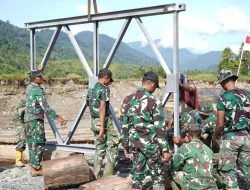 Dandenzibang 1/IM Turun Langsung Pimpin Perakitan Jembatan Bailey di Beutong Ateuh Banggalan