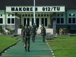 Penuh Khidmat, Kasrem 012/TU Pimpin Upacara Mingguan di Makorem