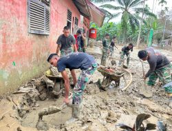 Wujud Kepedulian TNI AD, Prajurit Korem 012/TU Bersihkan SDN 2 Rantau Pauh Pascabencana