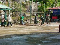 TNI Bersama Komponen Masyarakat Gotong Royong Bersihkan Lingkungan Desa Pasar