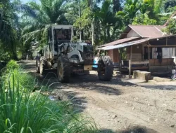 Hadapi Medan Berat, TMMD 127 Kodim 0105/Abar Kerahkan Greder