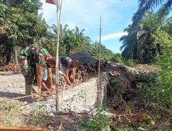 Personel TNI Percepat Pembangunan Jembatan Aramco, Perkuat Akses Vital Masyarakat