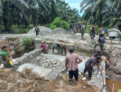TNI terus Rakit Konstruksi Jembatan Aramco di titik Kuala Tripa
