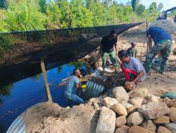 TNI Kebut Pembangunan Jembatan Aramco di Ketapang III, Semangat Gotong Royong Jadi Kunci