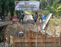 Tanpa Kenal Lelah, Pengecoran Pondasi Jembatan Perintis Garuda Dikebut Demi Dorong Perekonomian Warga