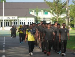 Bangun Kebugaran dan Soliditas, Prajurit Korem 012/Teuku Umar Gelar Jalan Bersama