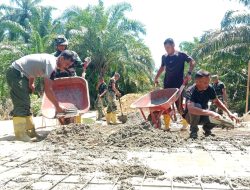 Semangat Tak Pernah Padam, Personel Kodim 0118 dan Warga Percepat Pembangunan Jembatan Garuda