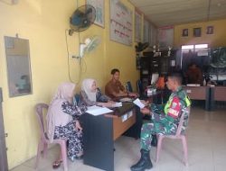 Babinsa Pos Ramil Tripa Makmur Sosialisasi Karhutla Bersama Bhabinkamtibmas dan Aparatur Desa Neubok Yee PP