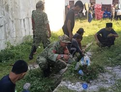 Peduli Sampah, TNI Bersama Warga dan Santri Bersihkan Lingkungan di Aceh Selatan