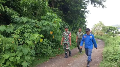 Kondisi Masih Aman, Petugas Tetap Sisir Kawasan Berpotensi Kebakaran di Gleputoh